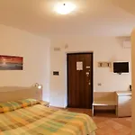 Dei Mercanti Bed & Breakfast 4*