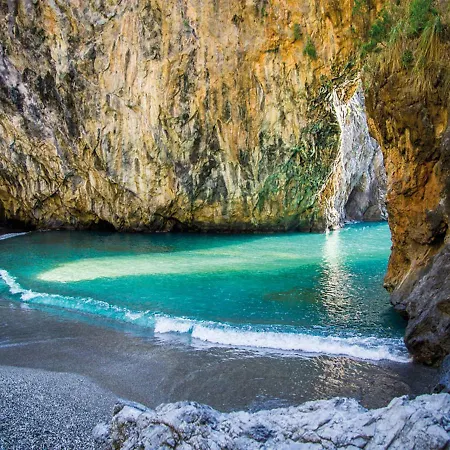 Dei Mercanti Bed and breakfast 4*